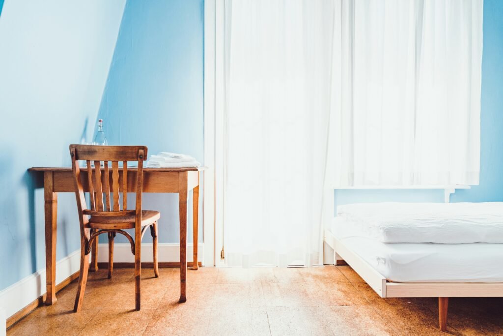 5 Essential Factors to Consider When Choosing a Dorm Chair
